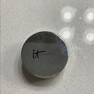 it cosmetics Makeup - IT Cosmetics Bye Bye pores finishing powder it cosmetics Makeup - IT Cosmetics Bye Bye pores finishing powder